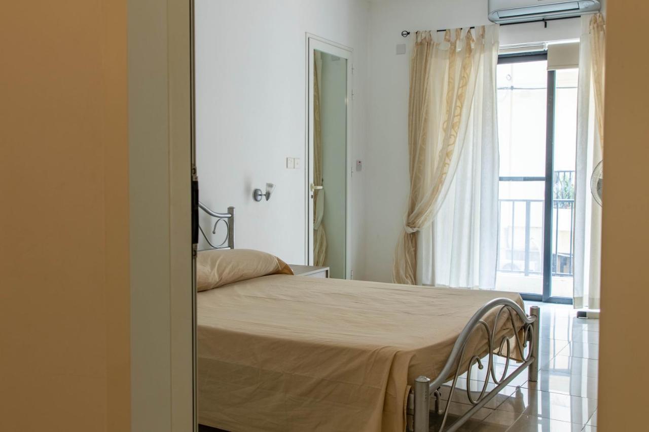 Spacious 3-Bedroom Apartment 30 Seconds From Sea Marsaskala Exterior foto