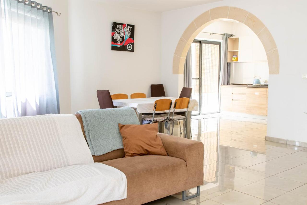 Spacious 3-Bedroom Apartment 30 Seconds From Sea Marsaskala Exterior foto